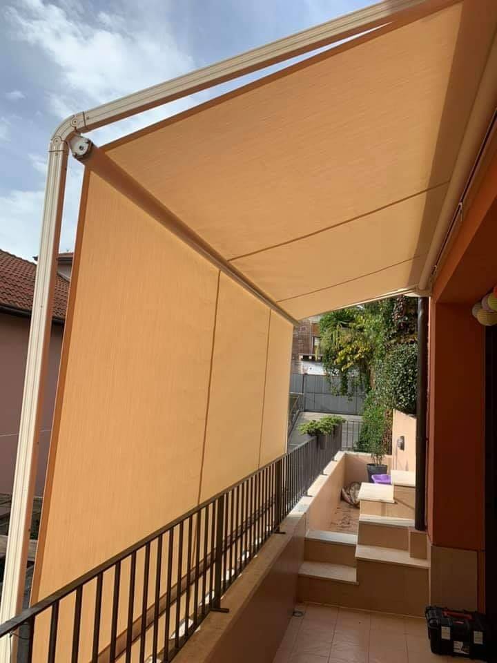 Tenda da sole a bracci estensibili