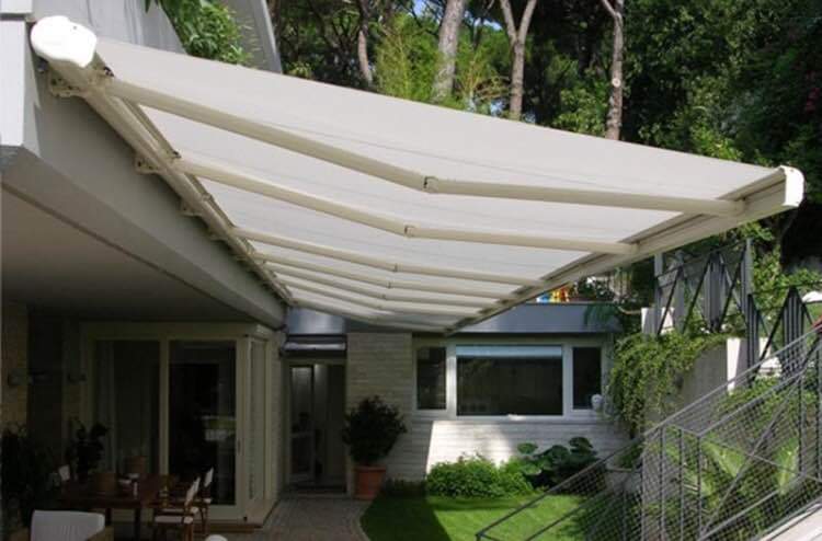 Tenda da sole a bracci estensibili