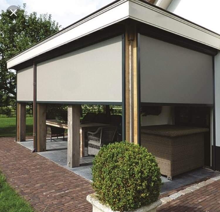 Tenda verticale a rullo motorizzata